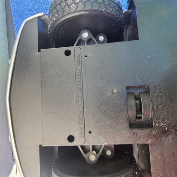 18" ROAD RIPPERS CADILLAC ESCALADE GREY WITH LIGHTS SOUNDS 1993 TOY STATE Works! - Picture 7 of 9